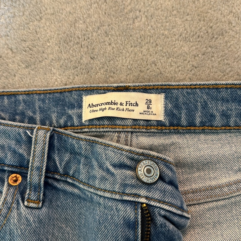 High Rise Jeans - Picture 2 of 3